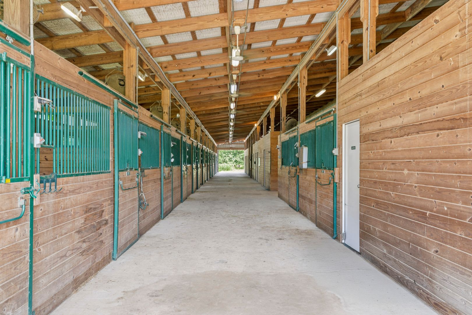 21 Acre Equestrian Facility Just 20 Miles From Dc – photo 4