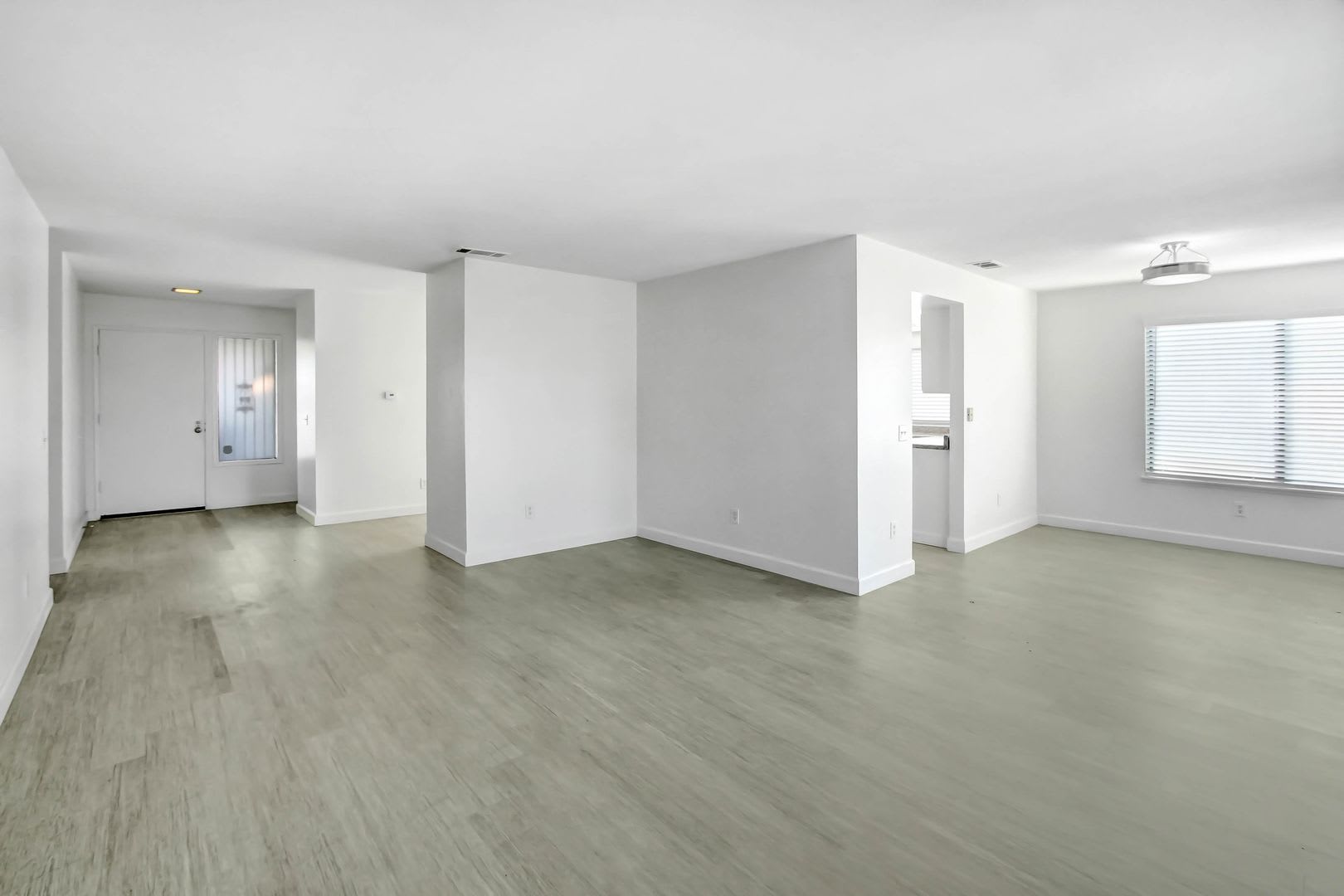 Reduced for a Fast Lease! Welcome to 2279 N. Sycamore Ave., Rialto! – photo 3