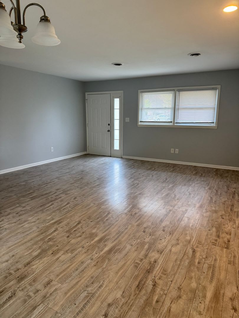 Completely Updated 3 Bed and 1 Bath – photo 4