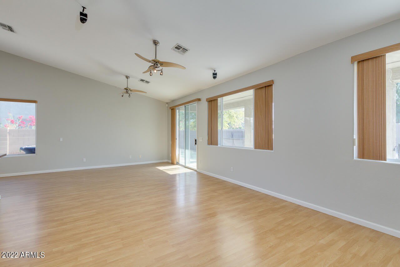 155 E Liberty Lane – photo 4