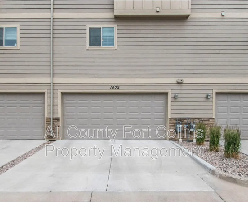 3660 W 25th St. – photo 2