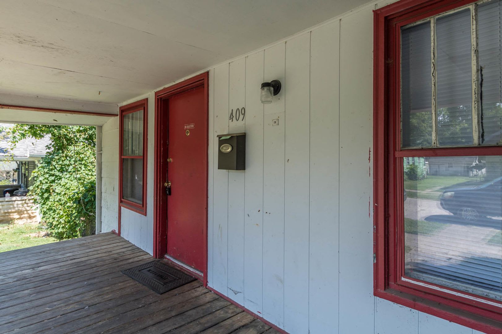 409 E 16Th 4Bed 2Bath Huge Garage Space Included – photo 2