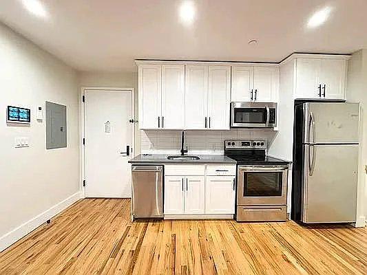 2779 University Avenue – photo 4