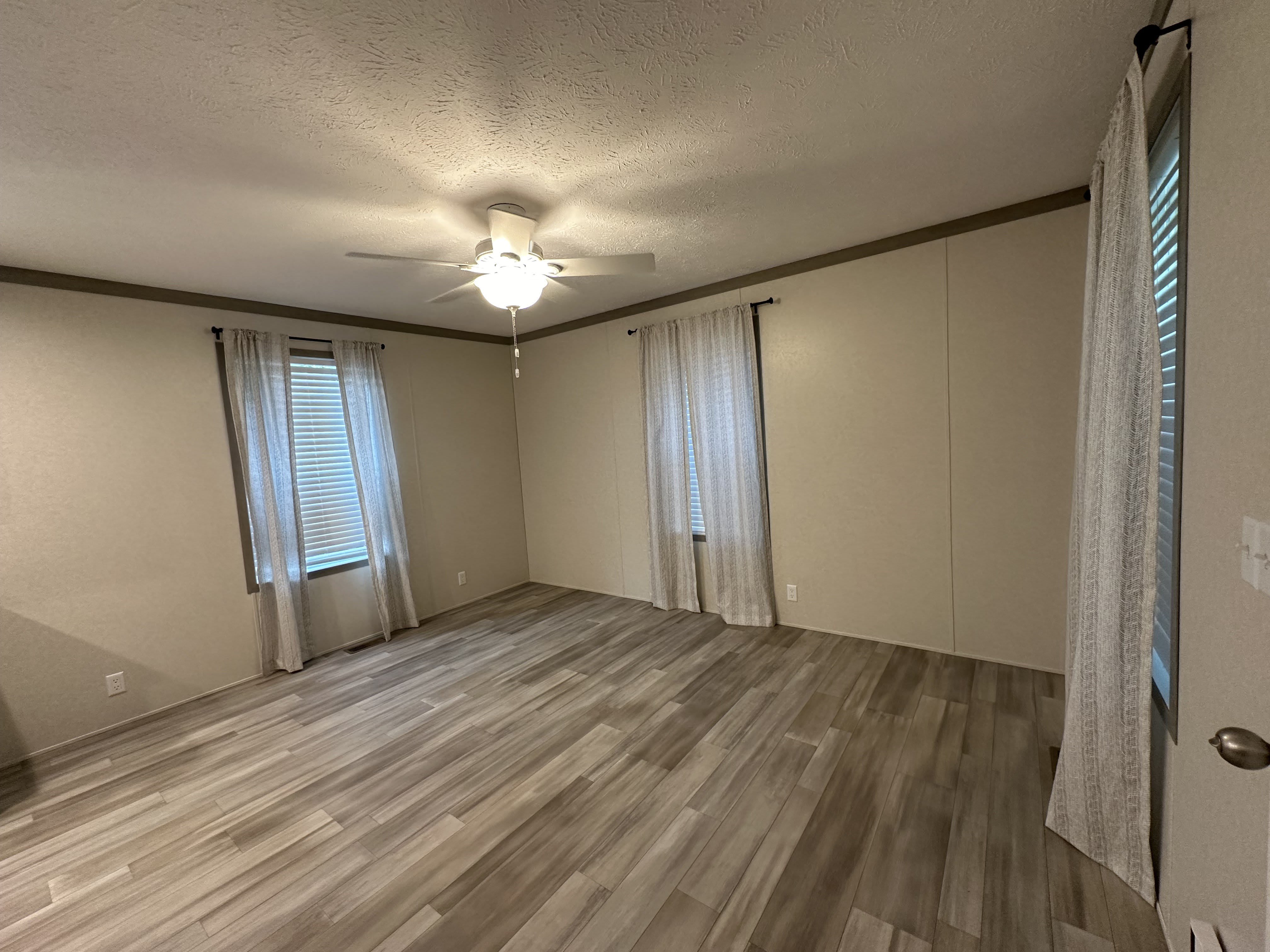 4067 Underwood Lane – photo 2