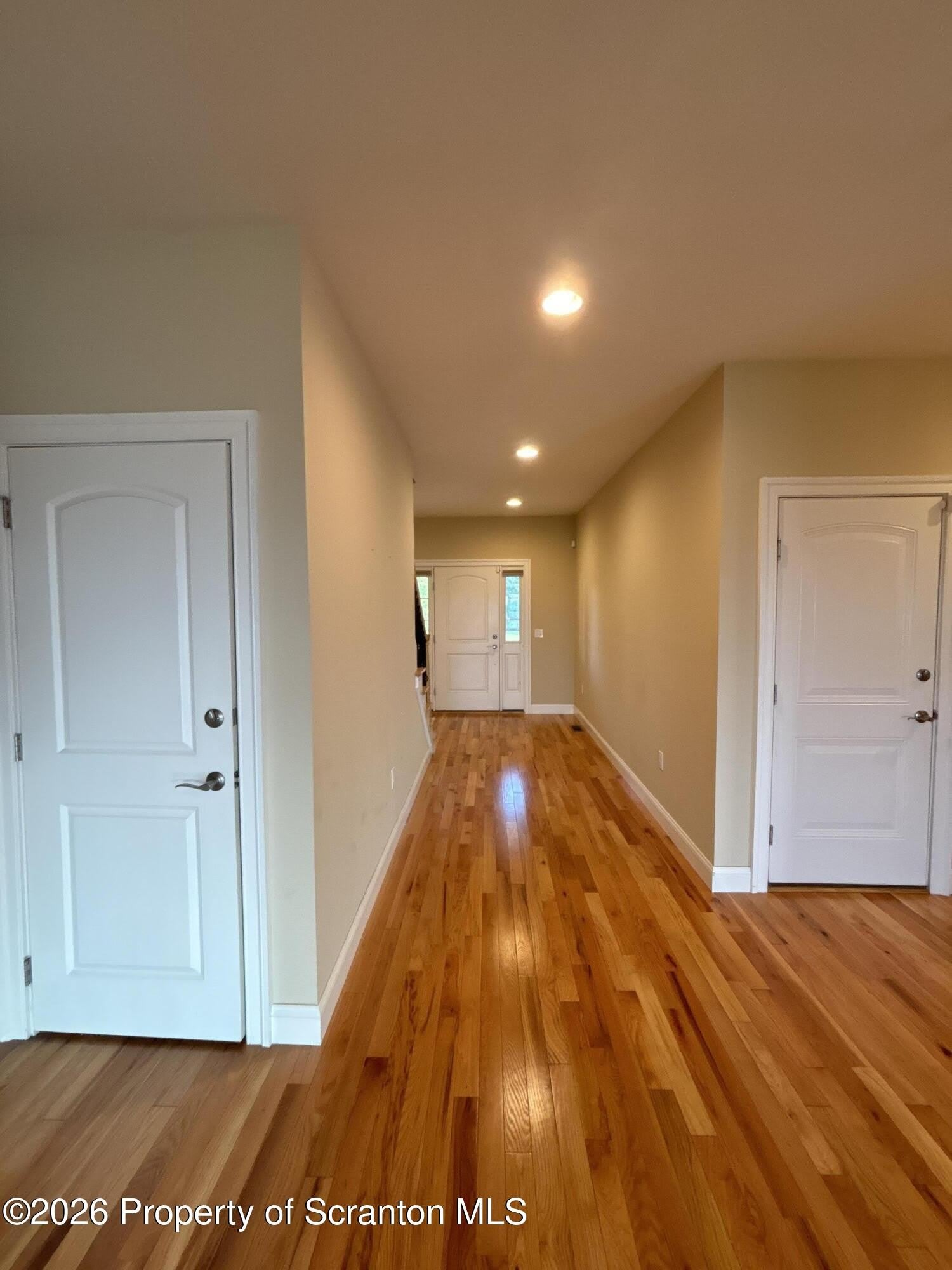 1803 Robinson Close – photo 2
