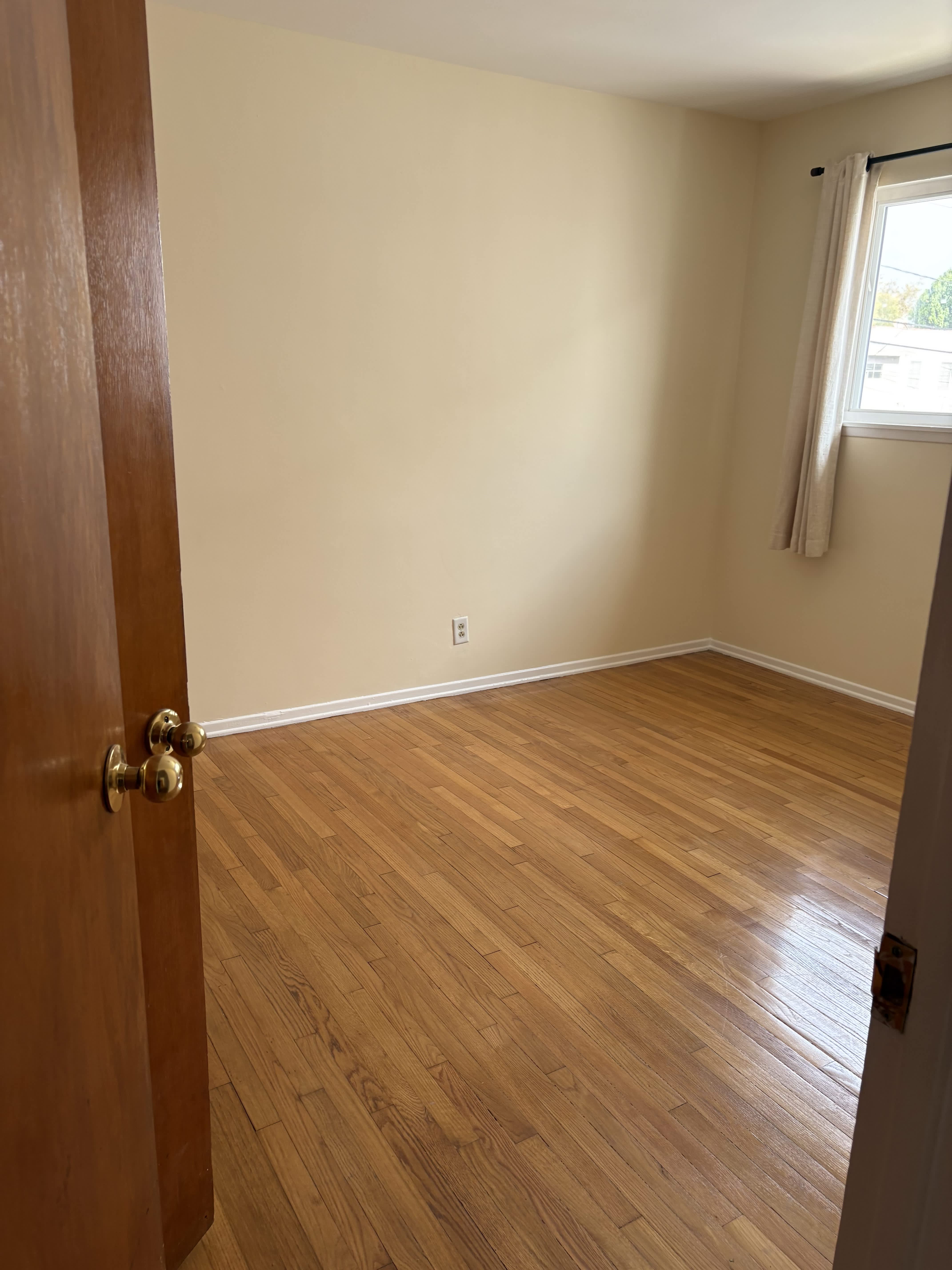 1477 South Holt Avenue – photo 4