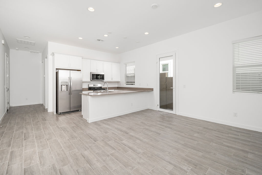 3255 W Peak View Rd – photo 4