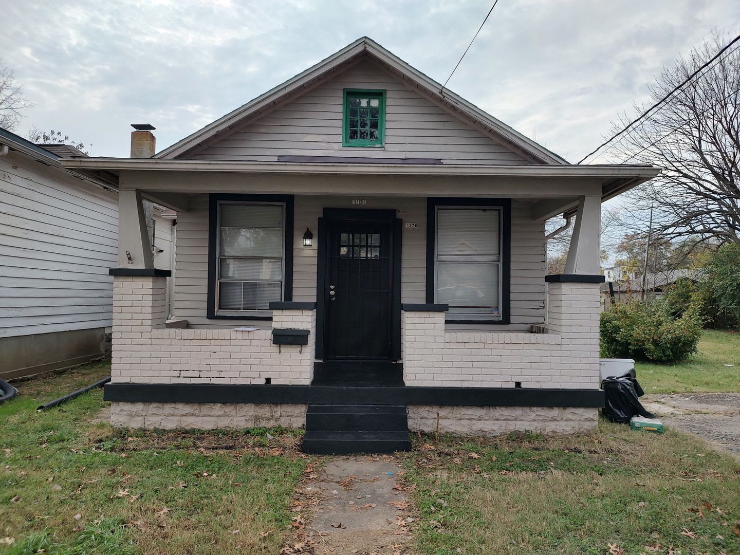 Cute and Cozy 2BD/1BA LEASING SPECIAL Move in by 9/15/2026 and receive 50% off of your Deposit. – photo 1
