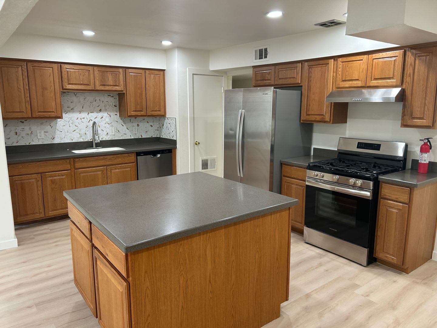 Move In Special 500 Off Your First Month For A Lease Signed By August 15 2026 Single Level 4 Bedroom Home Available For Occupancy Now – photo 1