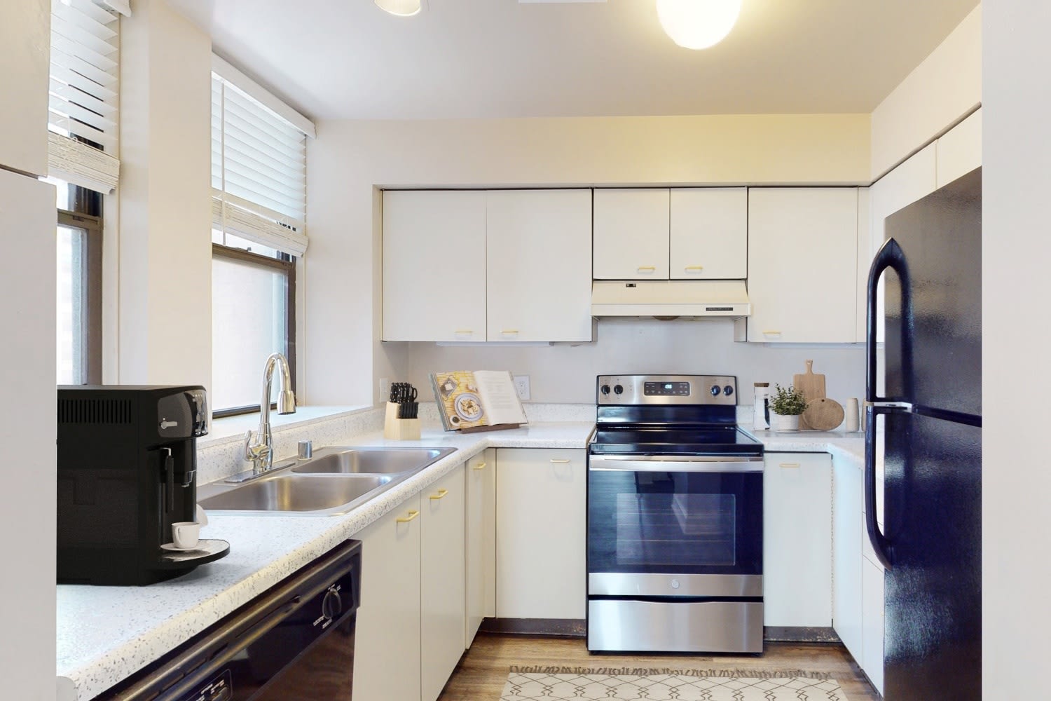 Kingsbury Apartments – photo 2