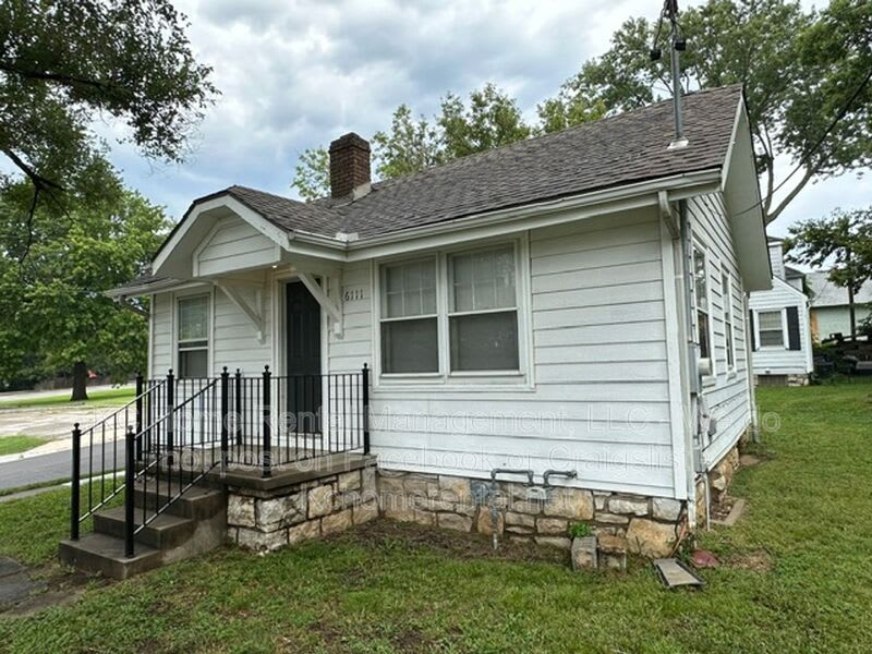 6111 Raytown Rd – photo 2