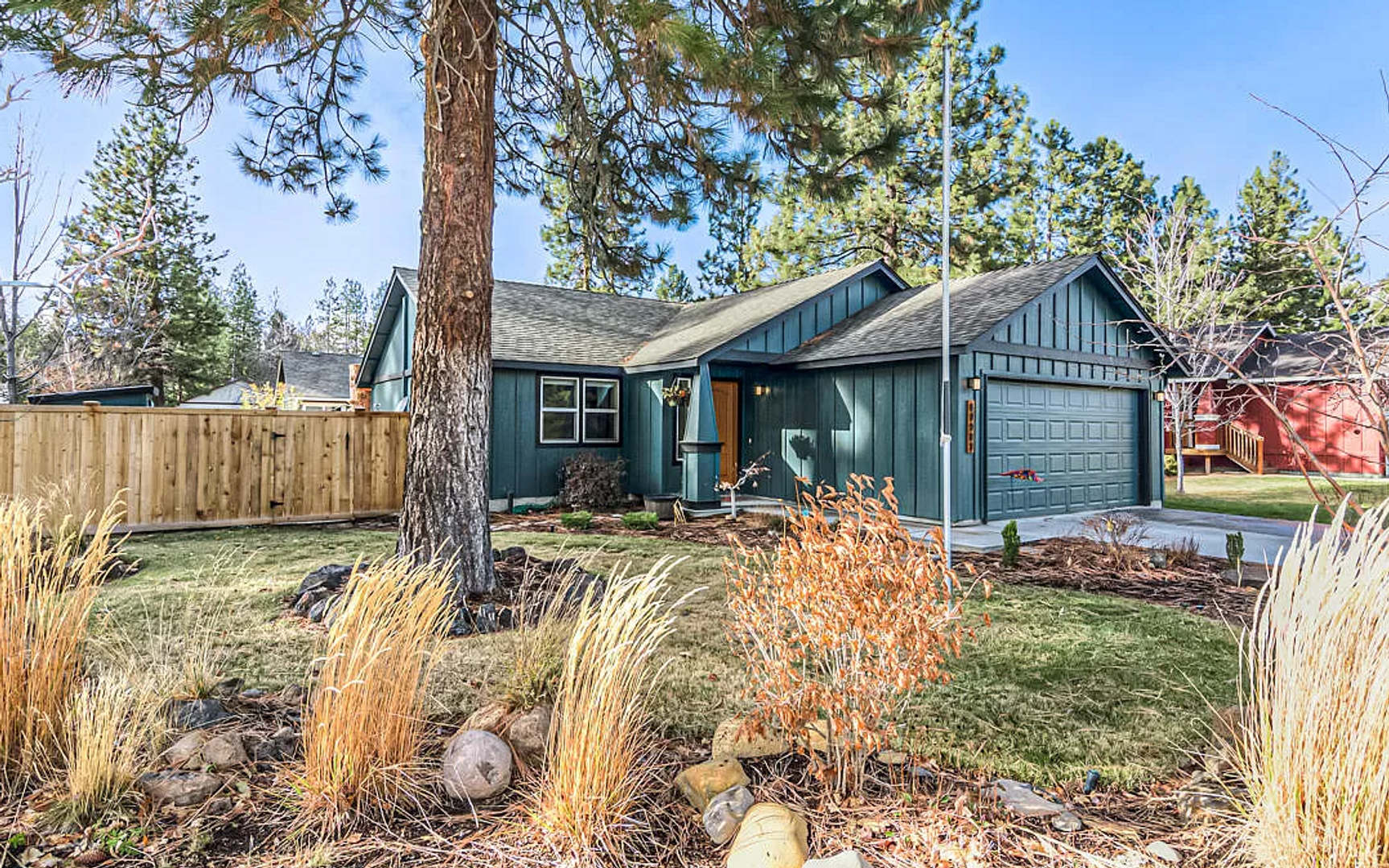 Fantastic 2 Bed/2 Bath with Fully Fenced Backyard – photo 1