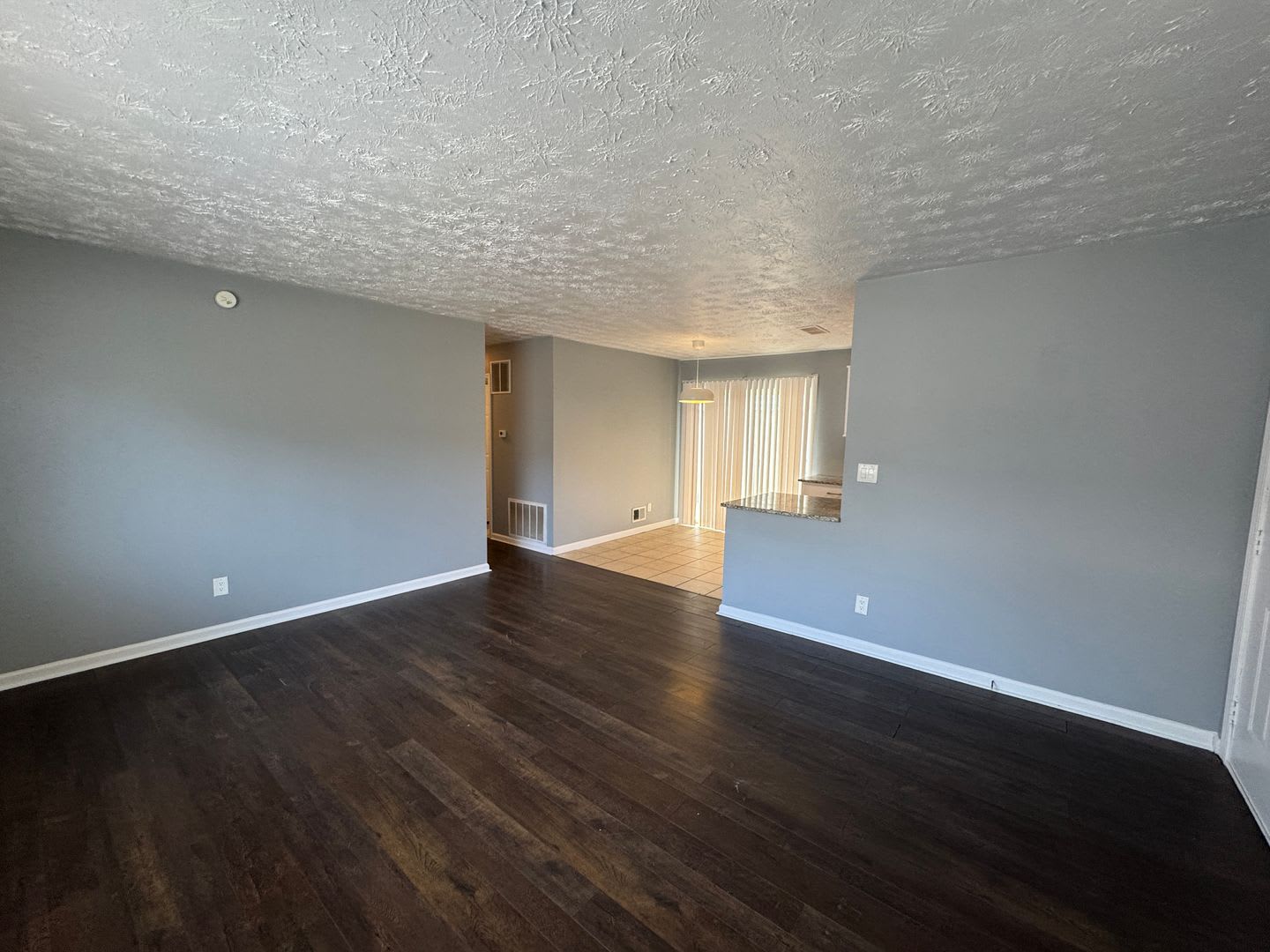East Fountain Square 3 Bedrooms 1.5 Baths – photo 3