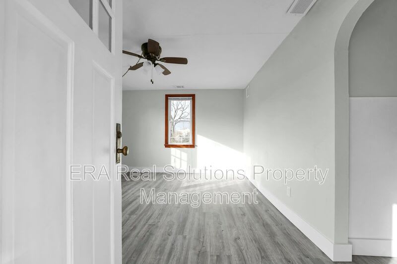 2704 Kilbourne Ave – photo 5