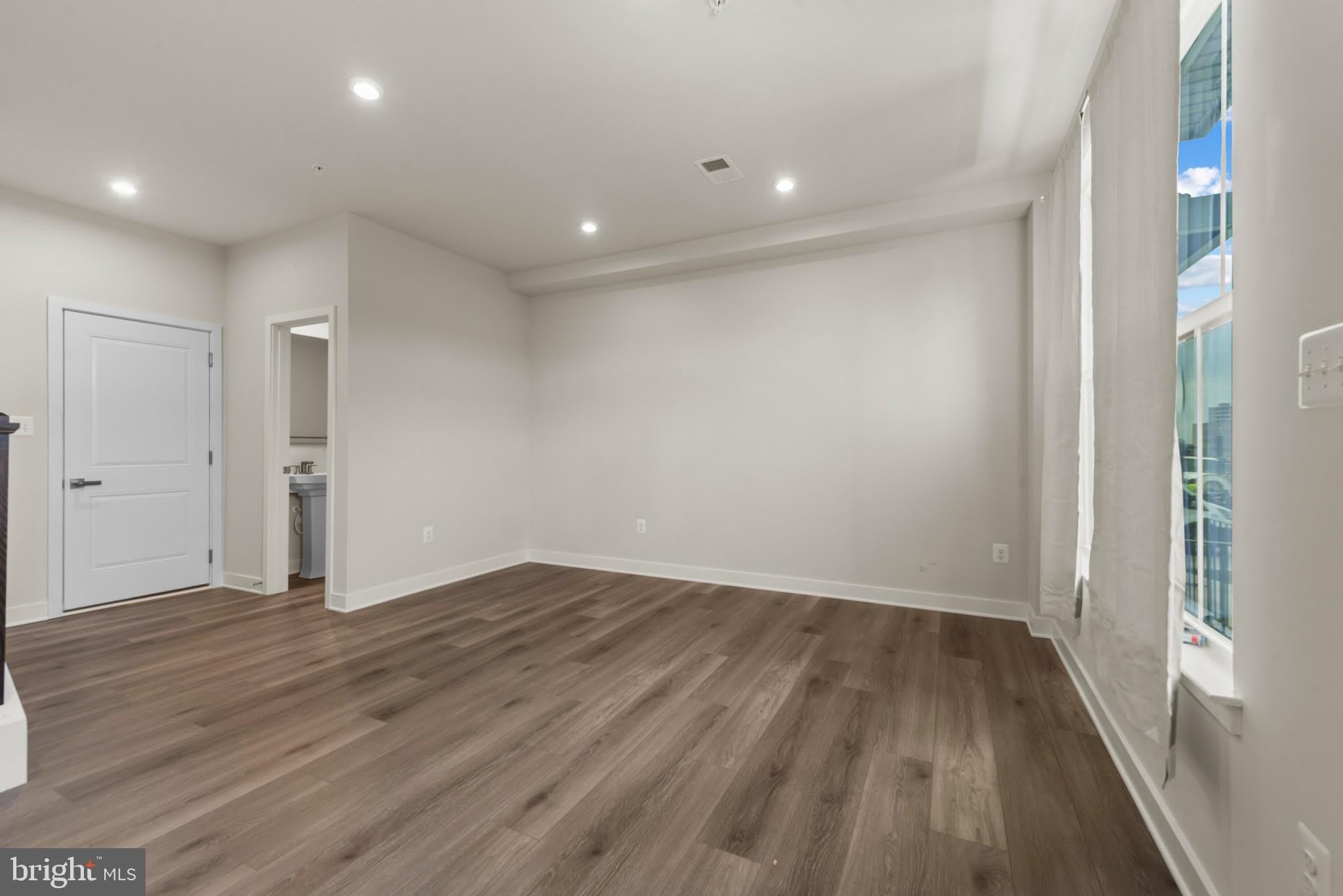 814 WATTS Street – photo 5