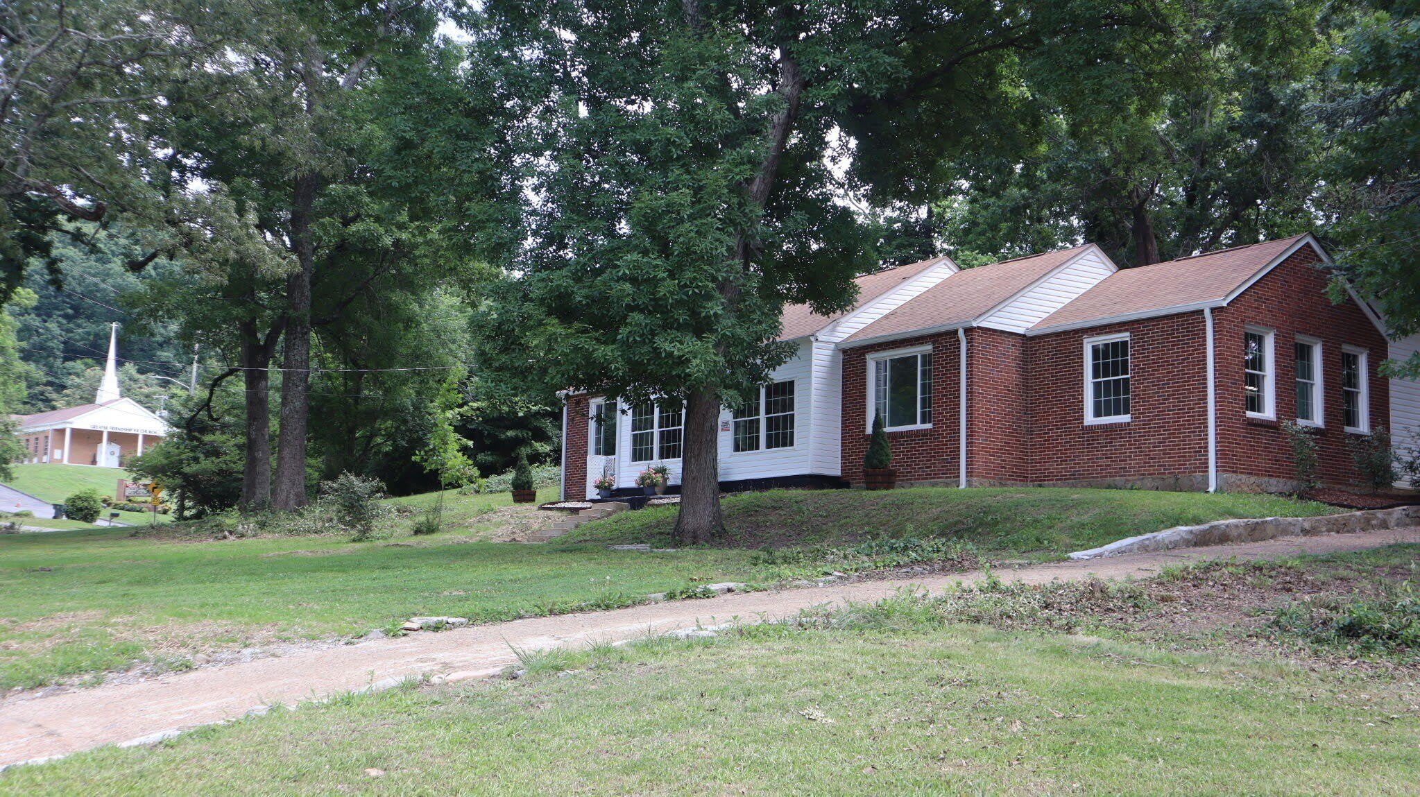 1211 Glenwood Drive – photo 1