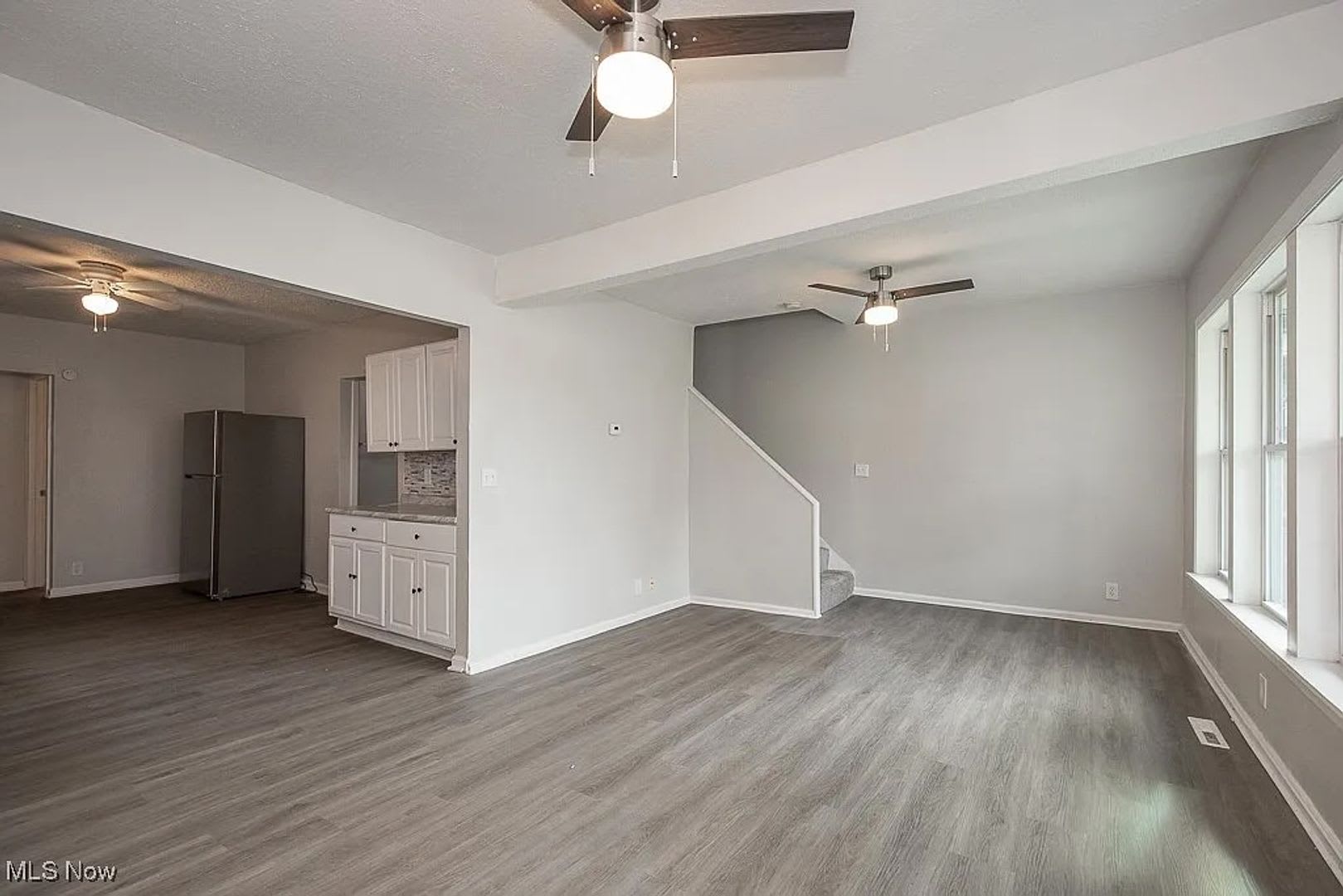 Four Bed 2 Full Bath in Lorain- FIRST MONTH RENT HALF OFF! – photo 4
