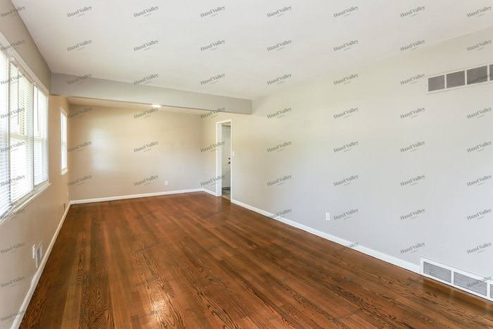 11604 East 38th Street South – photo 5
