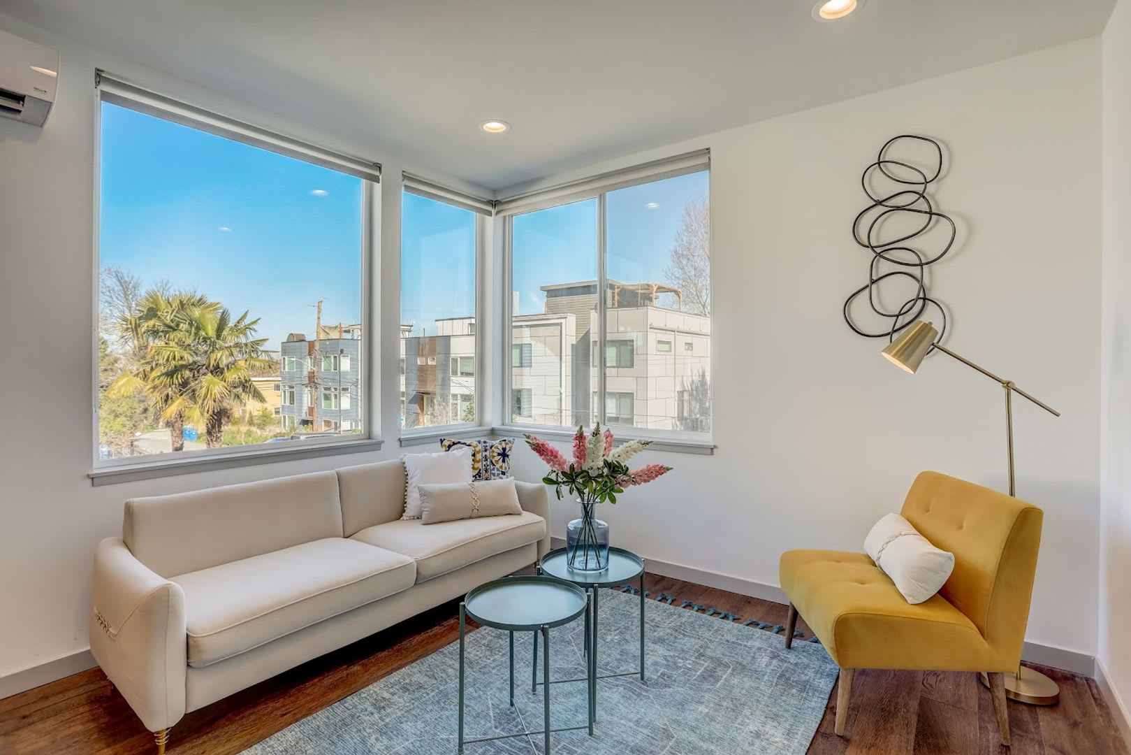 Modern Townhome on Beacon Hill! – photo 5