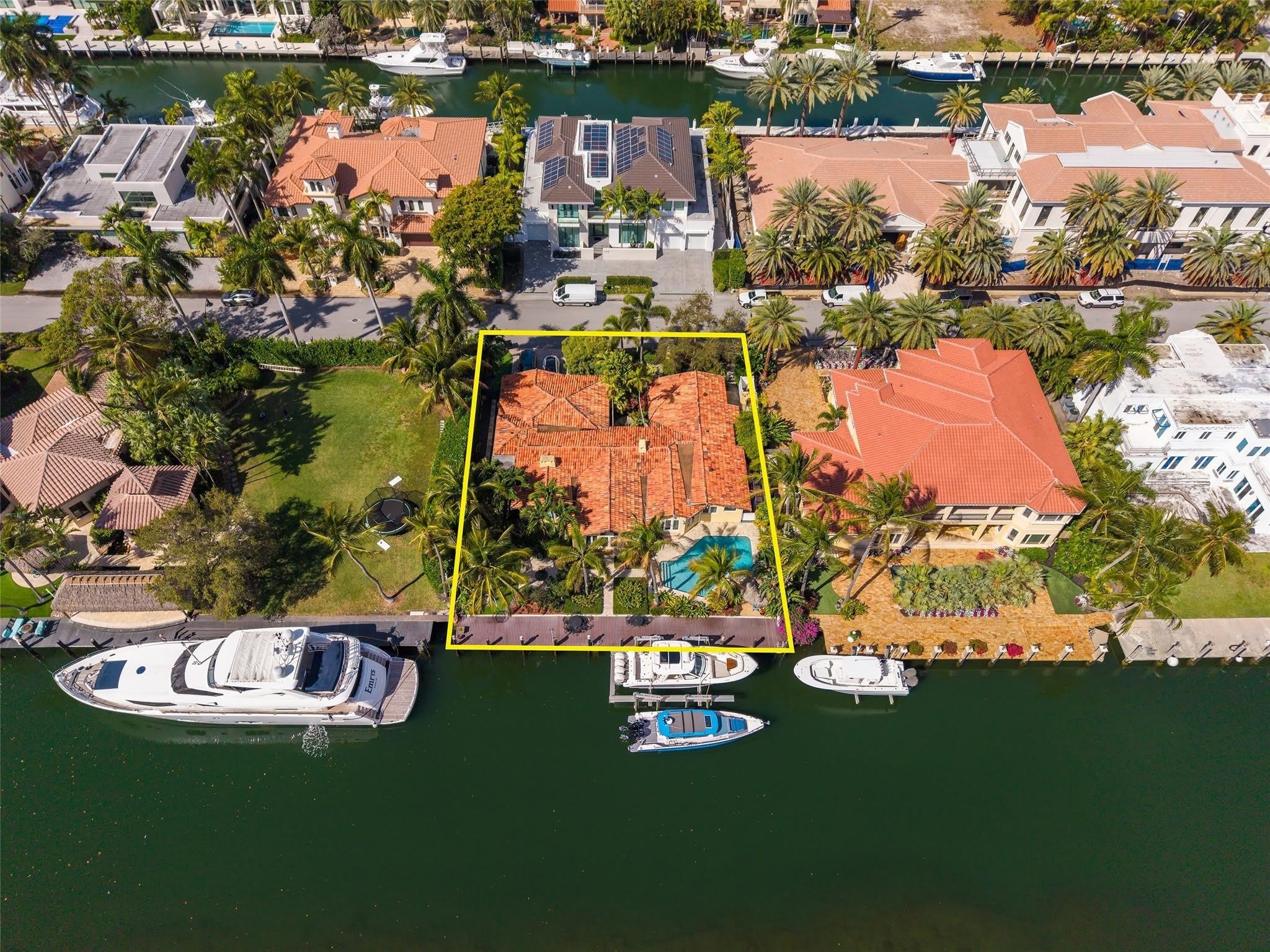 330 Royal Plaza Drive – photo 3