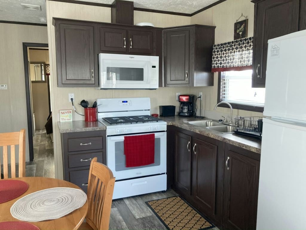 1501 S Airport Drive – photo 2