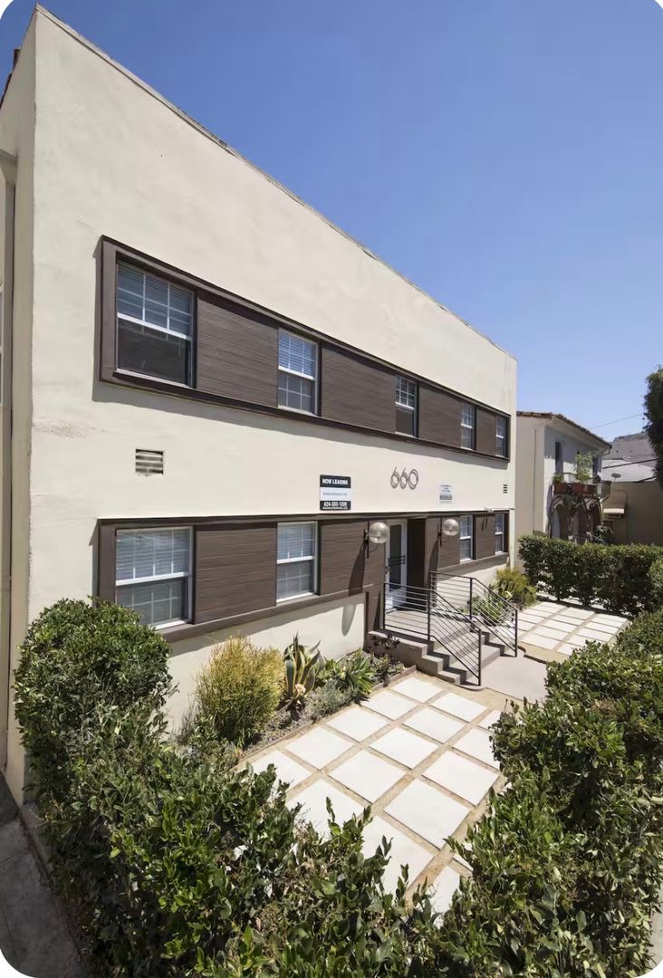 660 S. Cloverdale Ave. – photo 1