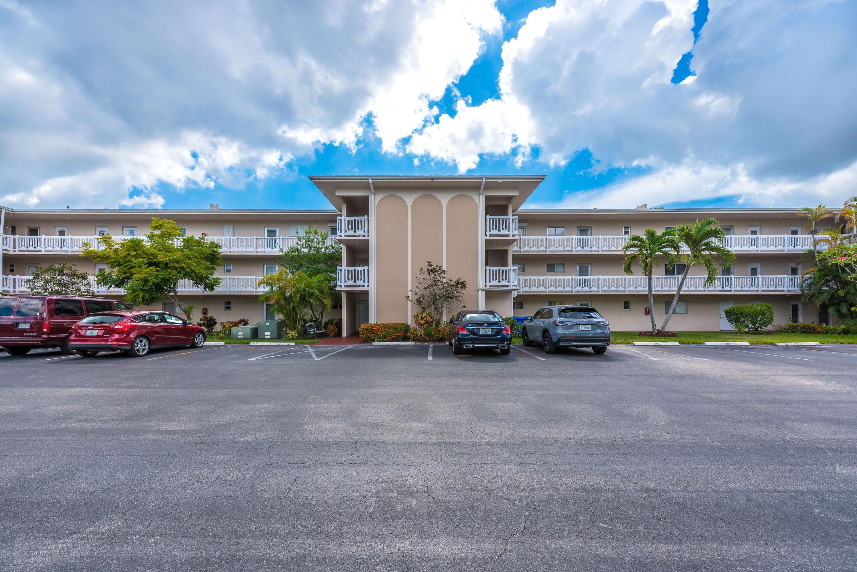 2615 Garden Drive N – photo 3