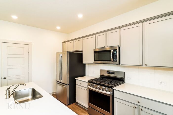 13709 Mcarthur Drive – photo 3