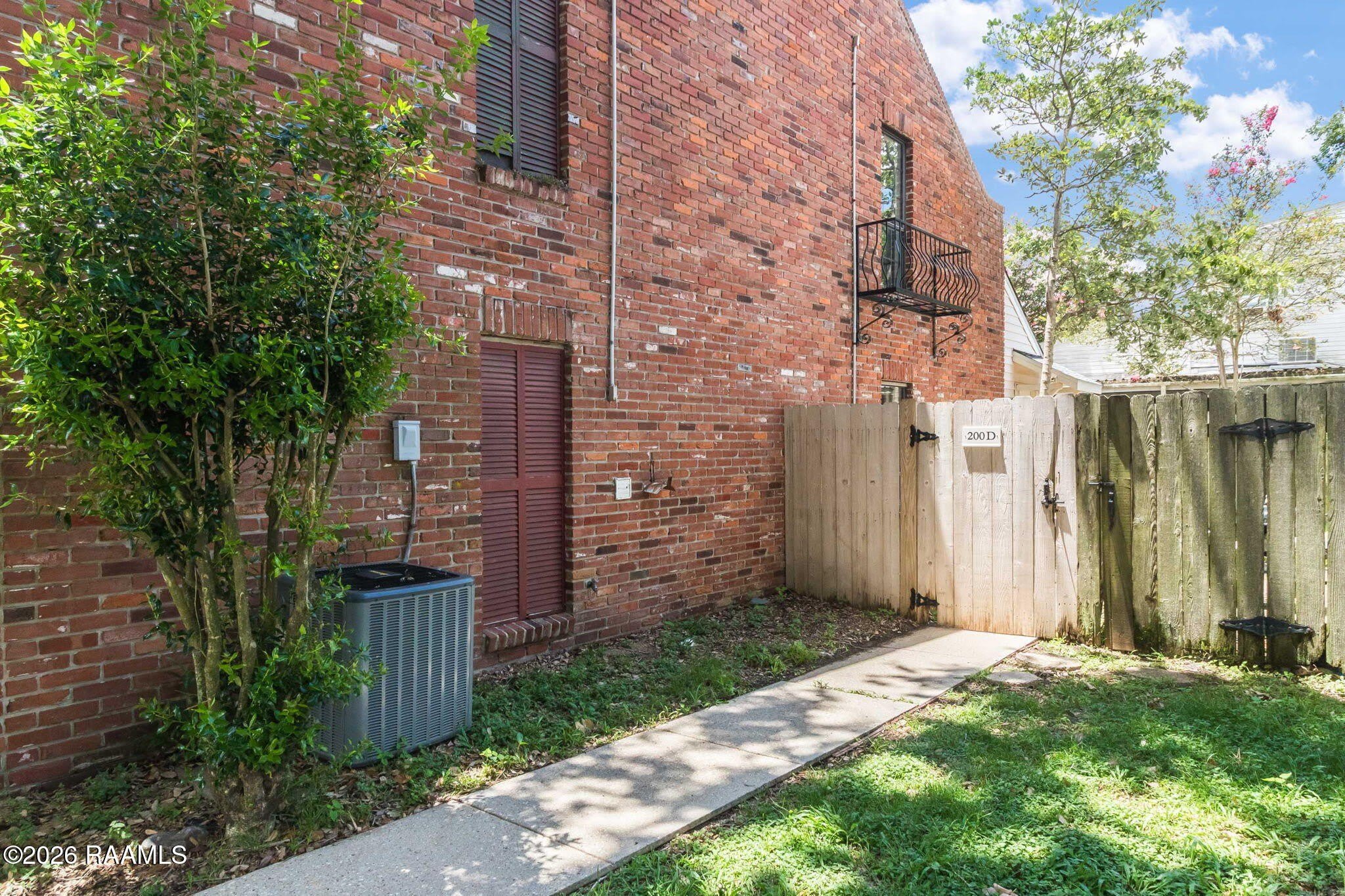 200 Curtis Street – photo 3