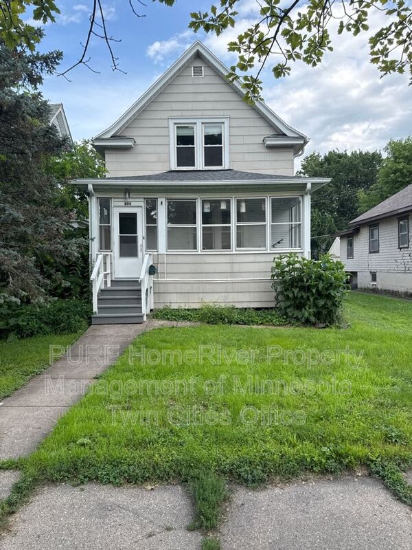 894 21St Ave Se – photo 1