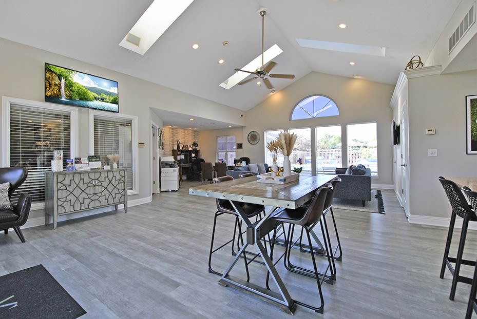 Beacon Lake Apartments – photo 2