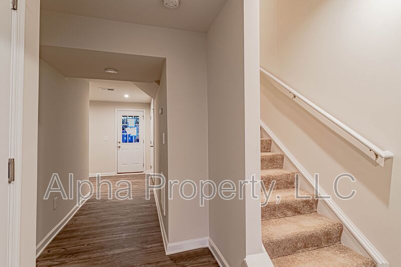 301 Parkridge Way – photo 3