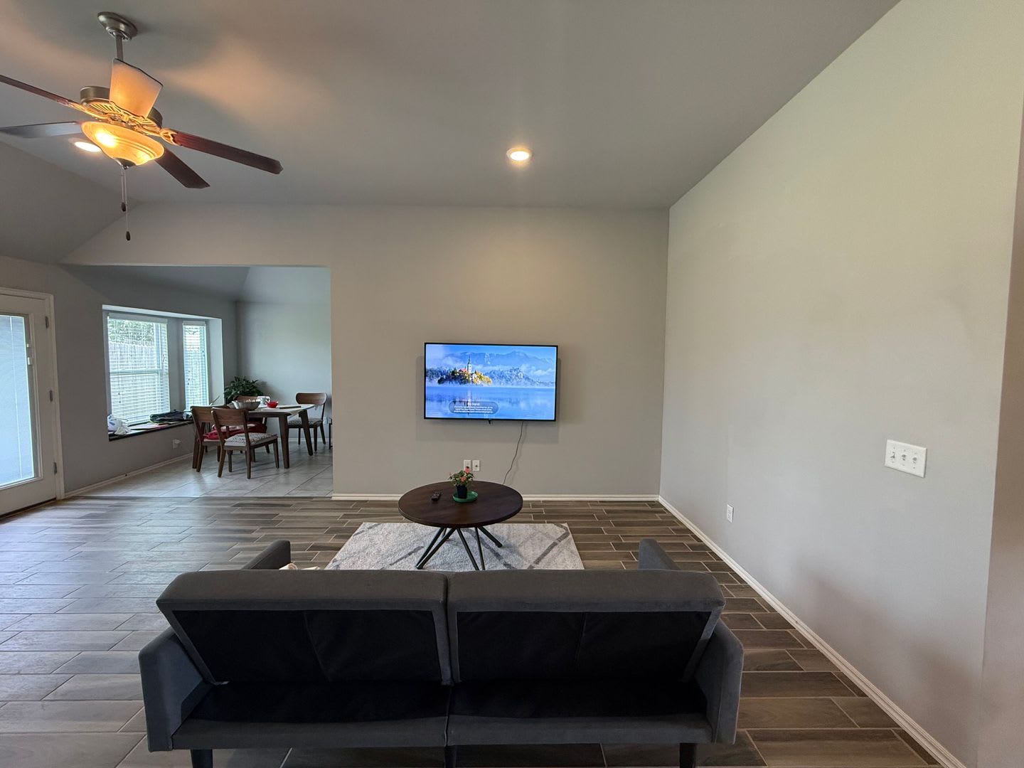 3 Bedroom Home in Deer Creek For Rent! – photo 5