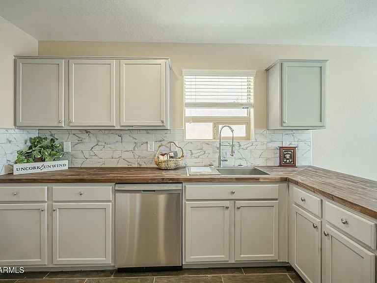 4582 E Jadeite Dr – photo 4