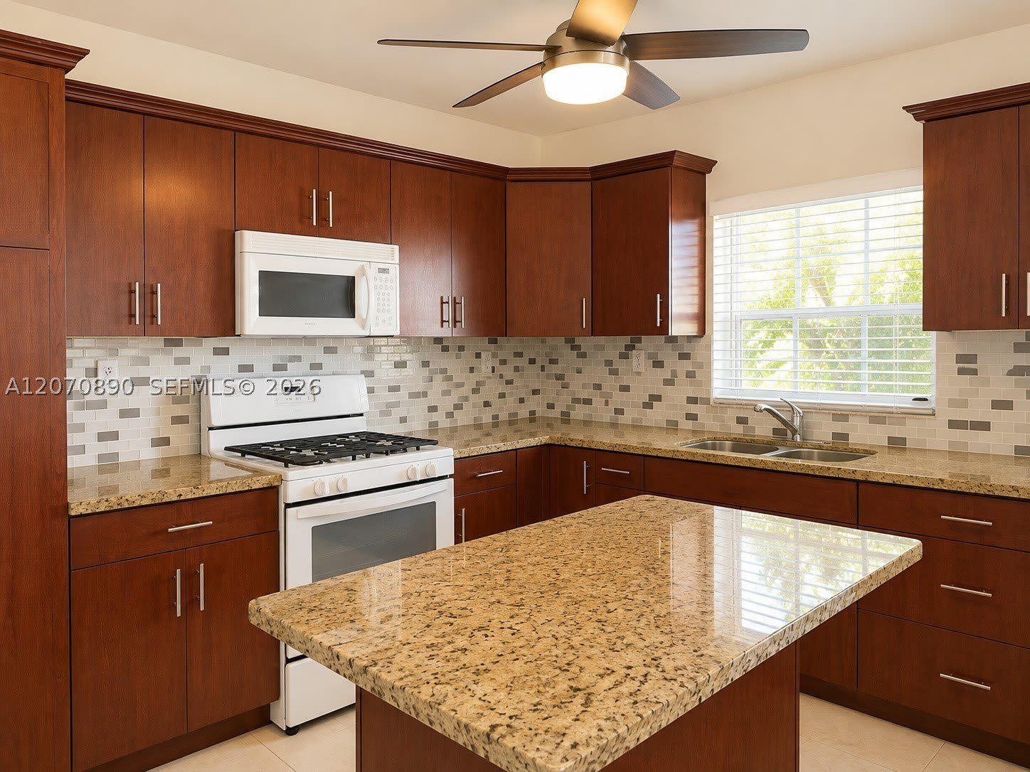 325 NE 108th St – photo 1