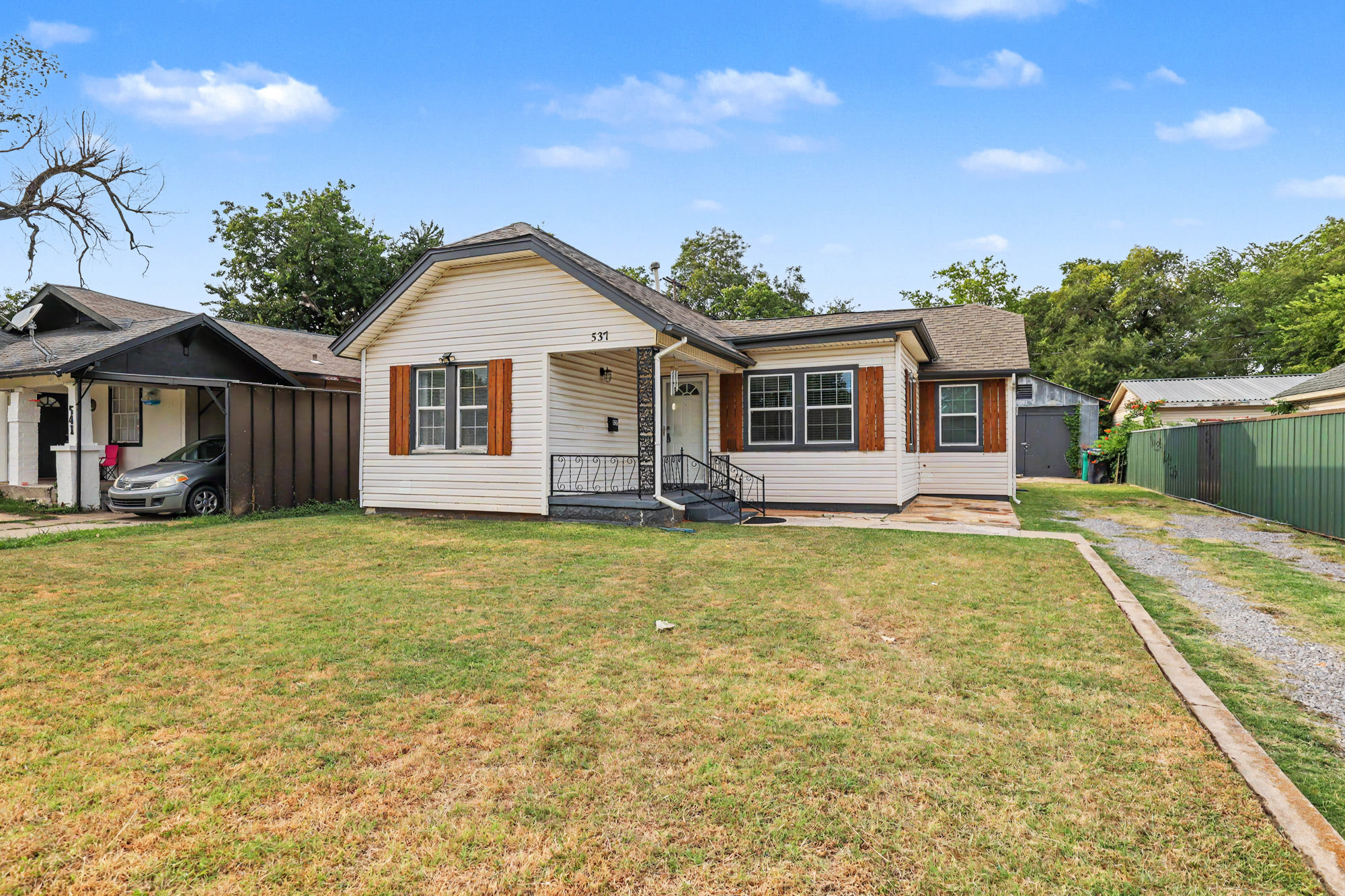537 Southwest 45th Street – photo 2