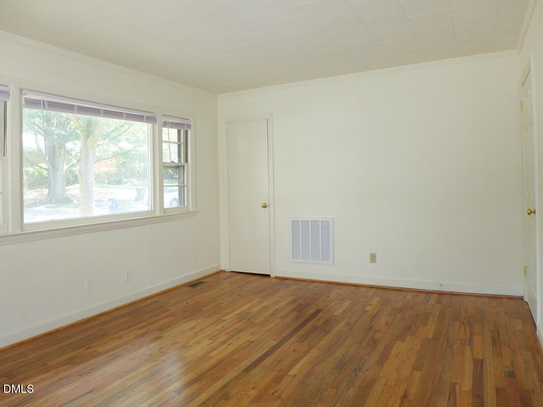 111 Isley Street – photo 4