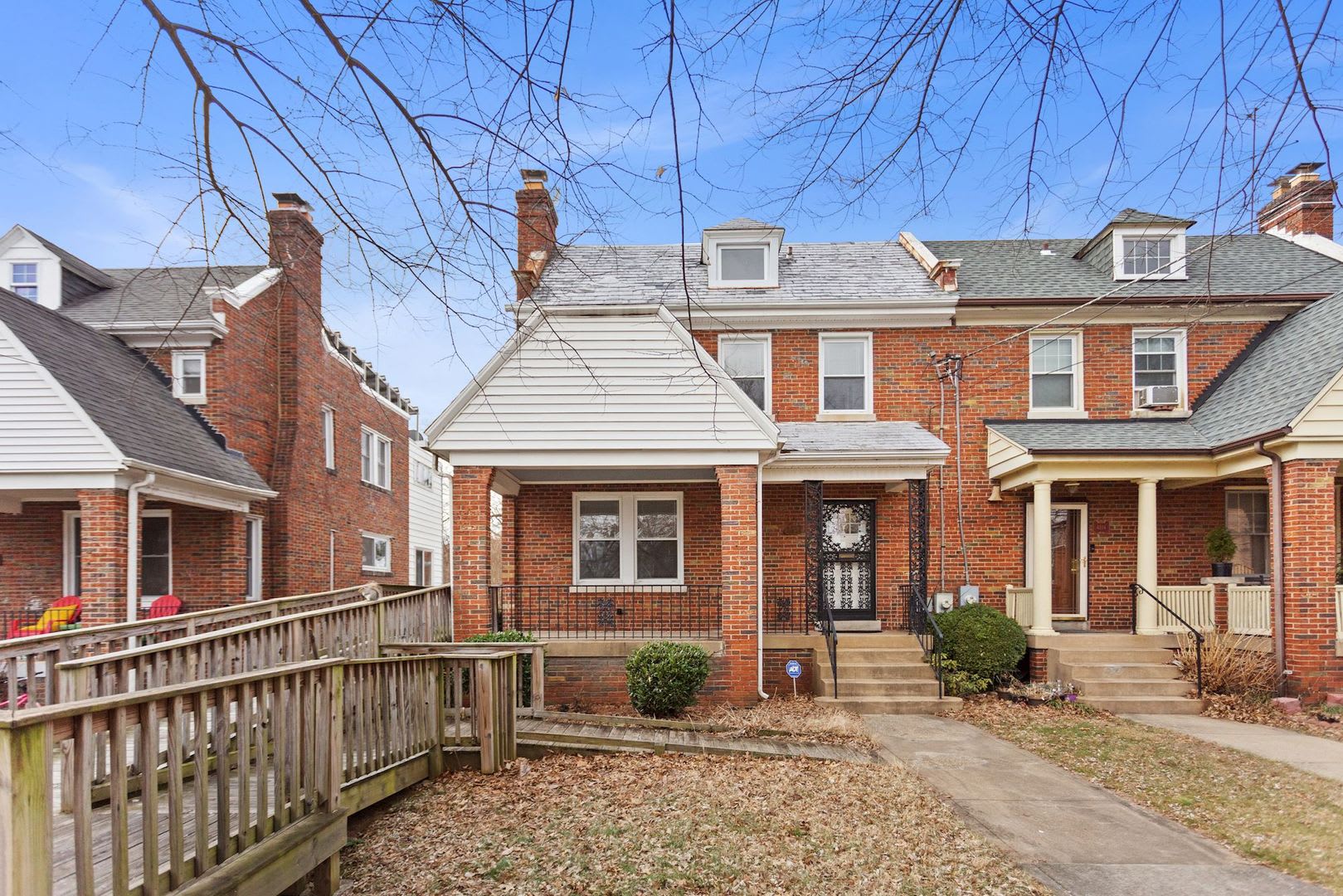 Stunning 3Br 2 5Ba Home In Brookland Available Now – photo 1