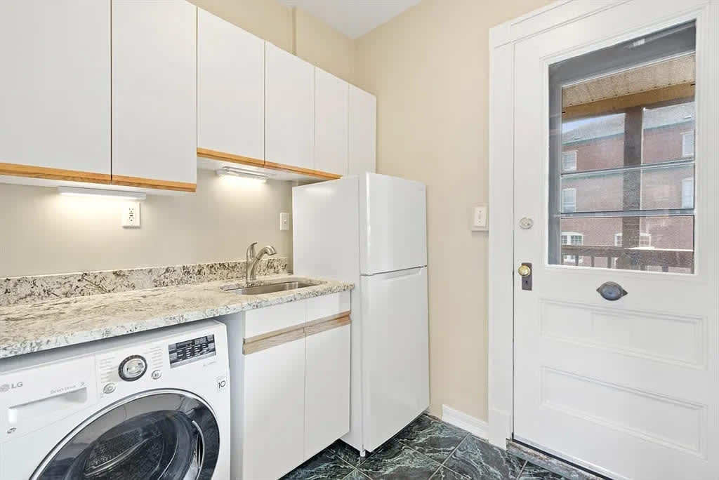 15 Lynde Street – photo 2