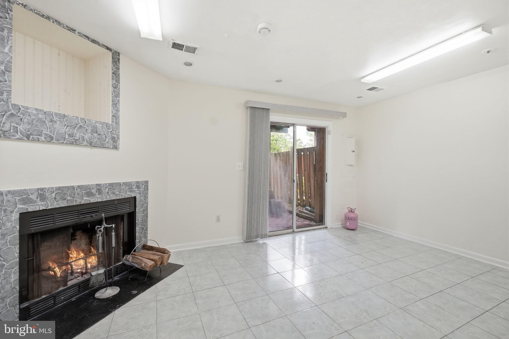 14247 OXFORD Drive – photo 5