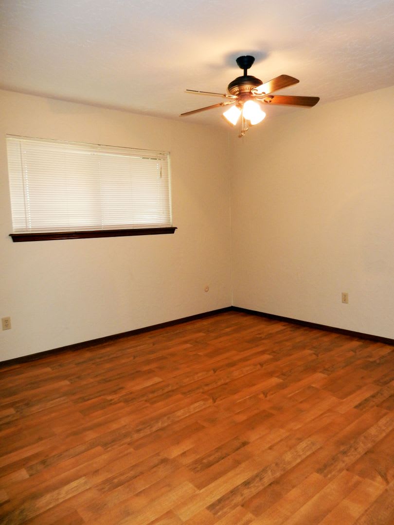 1414 Nw Arlington Rent House 2 Bed 1 Bath – photo 5