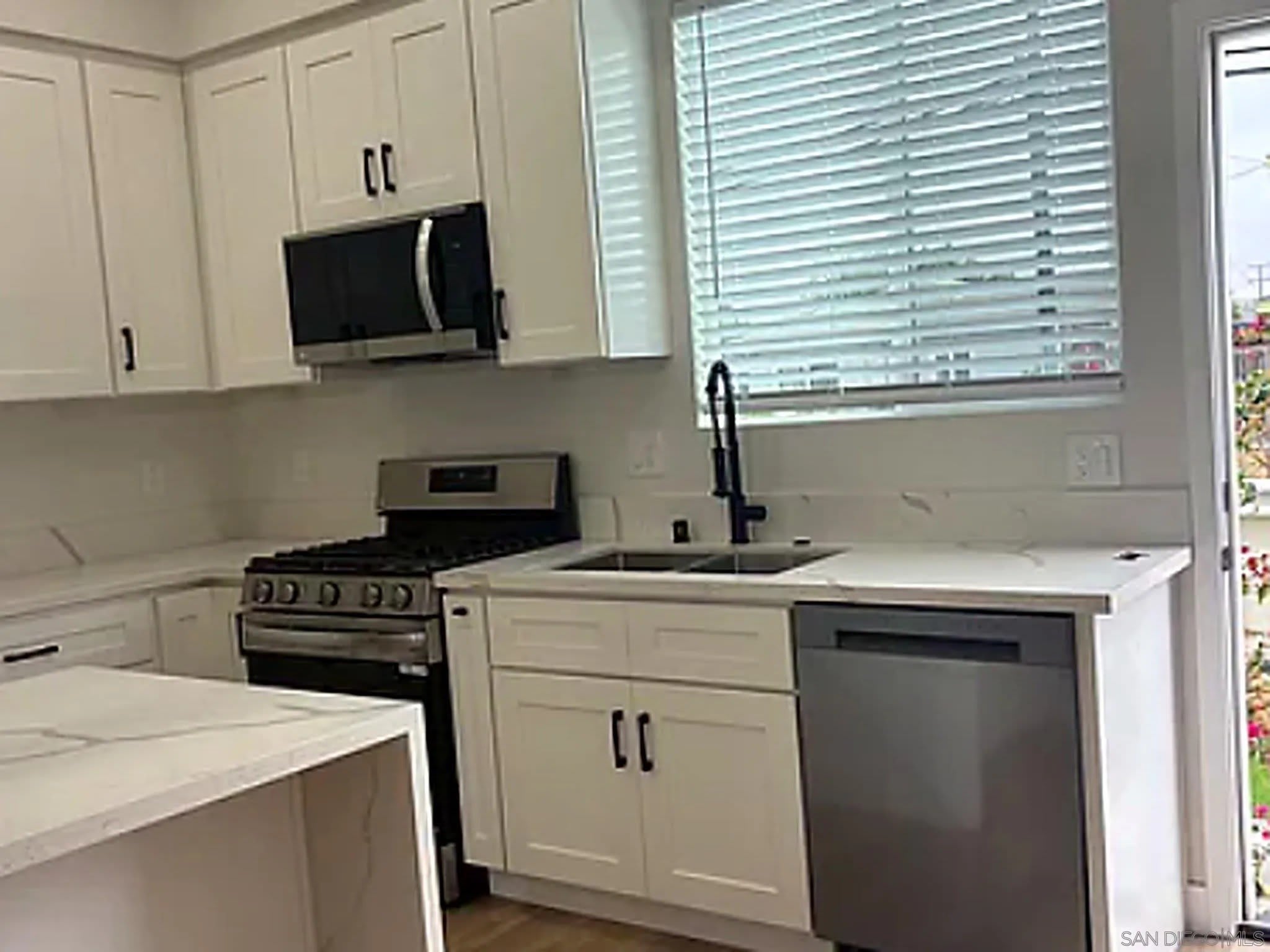 1226 Fern Ave – photo 5