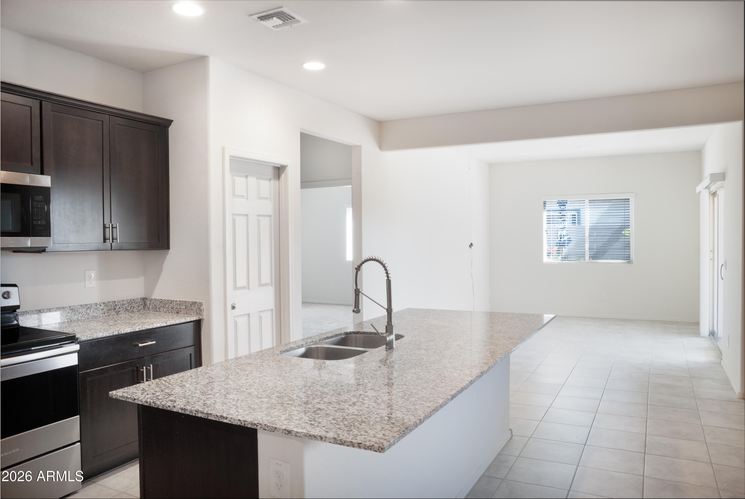 43633 W Yucca Lane – photo 5