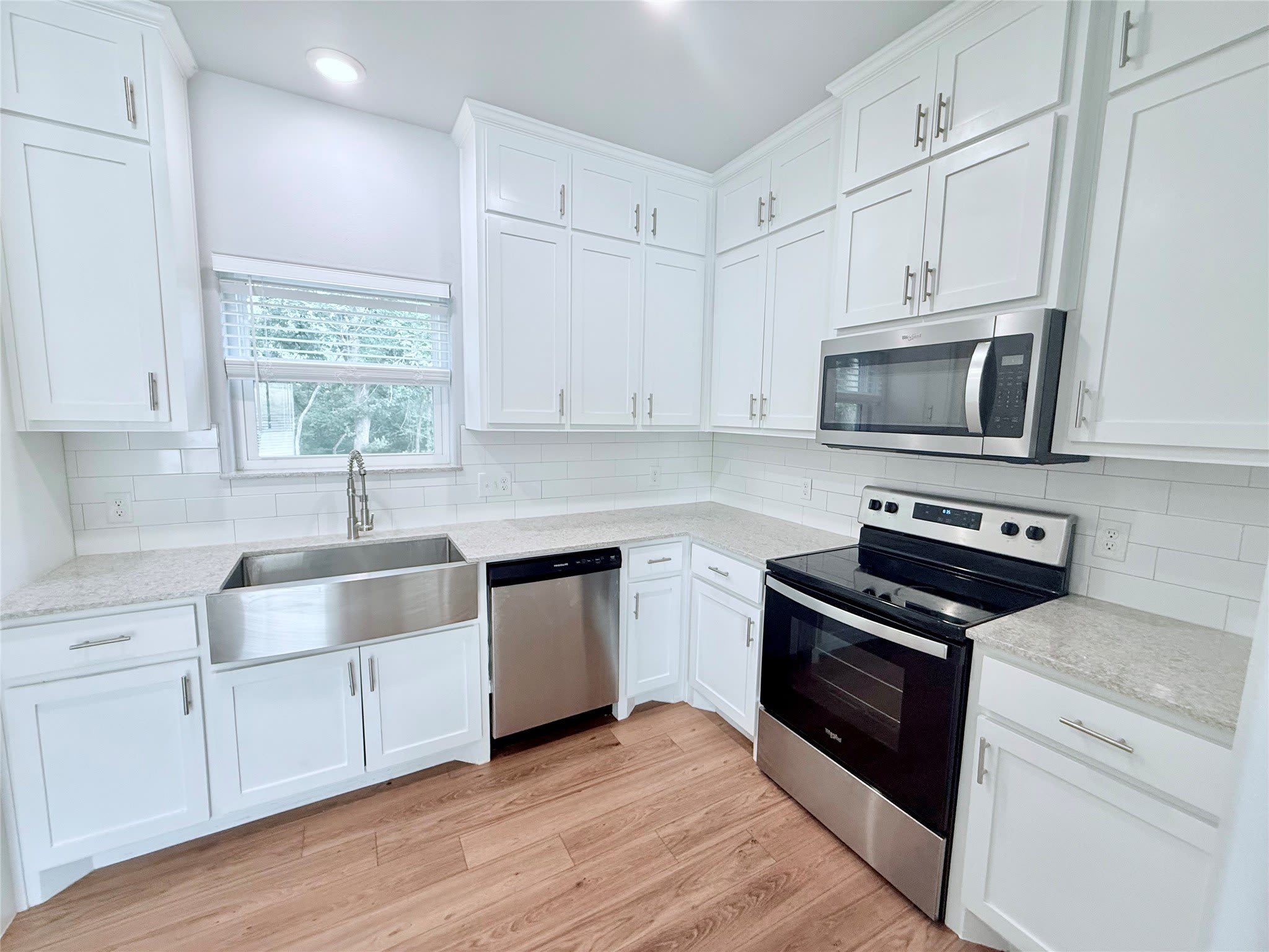 986 S 6th Avenue – photo 5