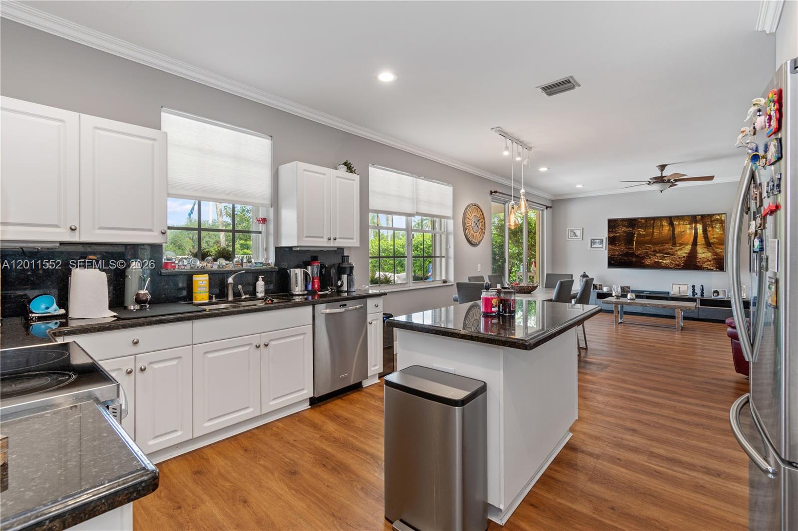 1095 Chenille Circle – photo 4