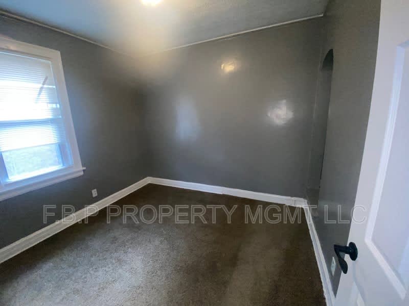 3831 Waverly St – photo 5