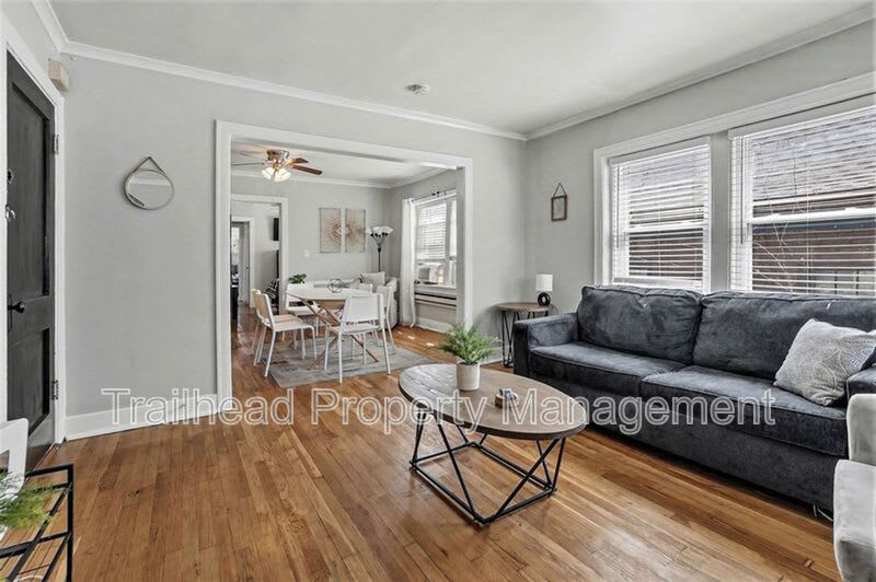 4015 Charlotte St – photo 3