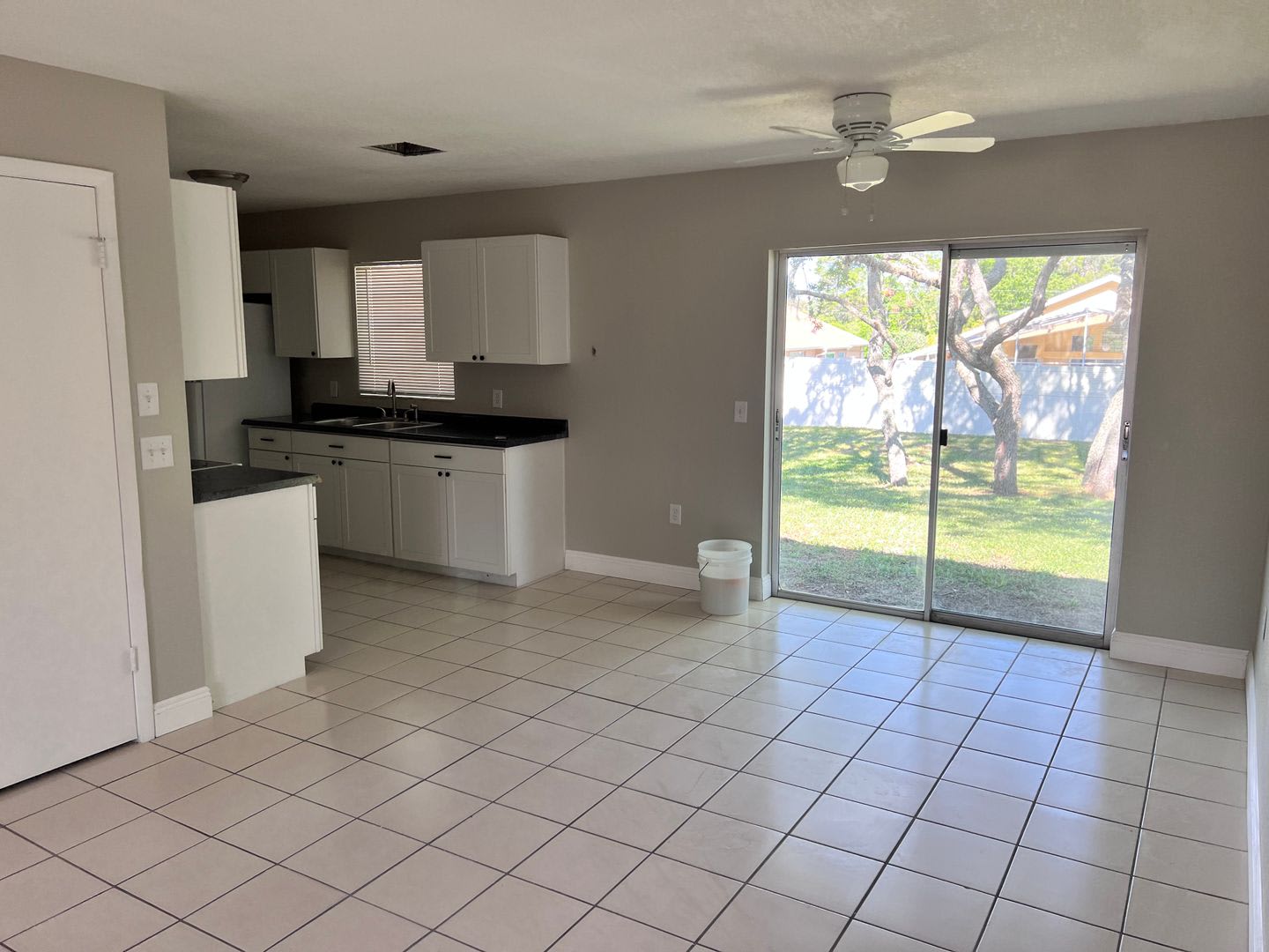 Nice 3 2 1 Located In Spring Hill – photo 2