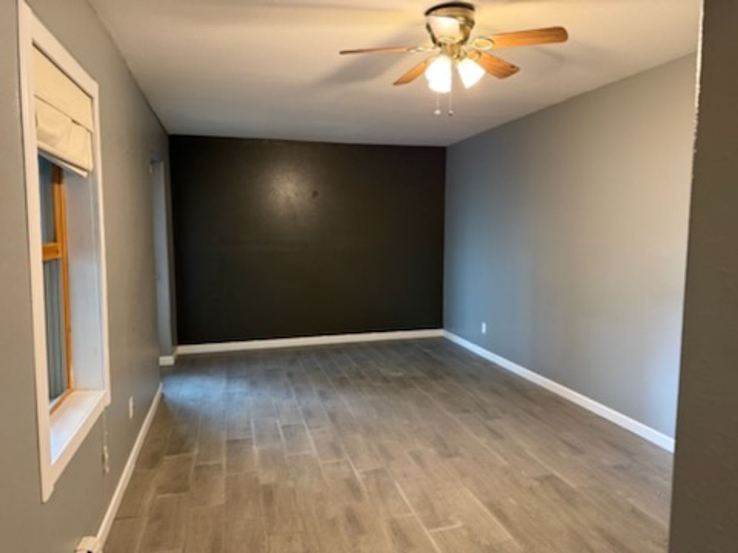 Beautiful First Floor Apartment Available in August! – photo 5