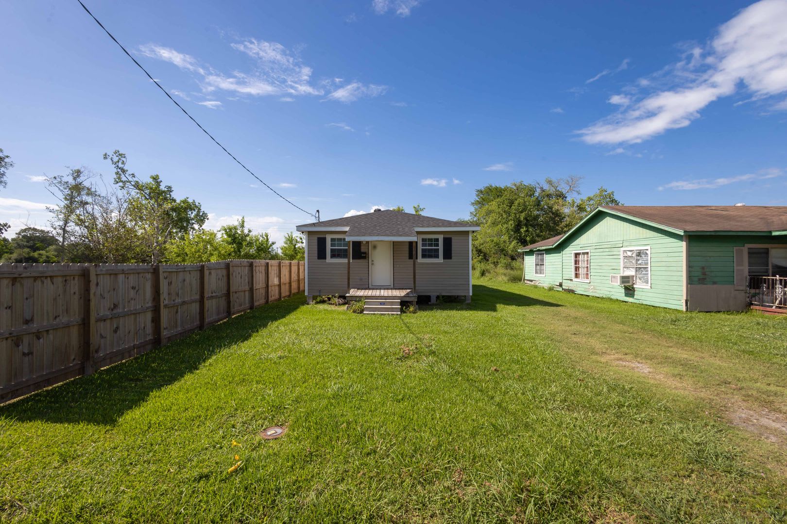 Cute 2 Bed / 1 bath home in Beaumont! Move in ready! – photo 3